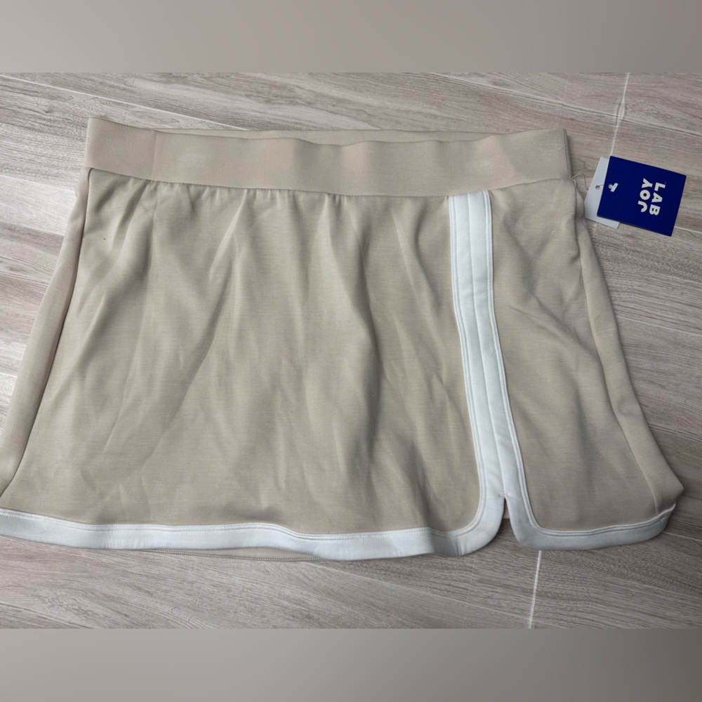 JoyLab Beige Tennis Skort with White Trim